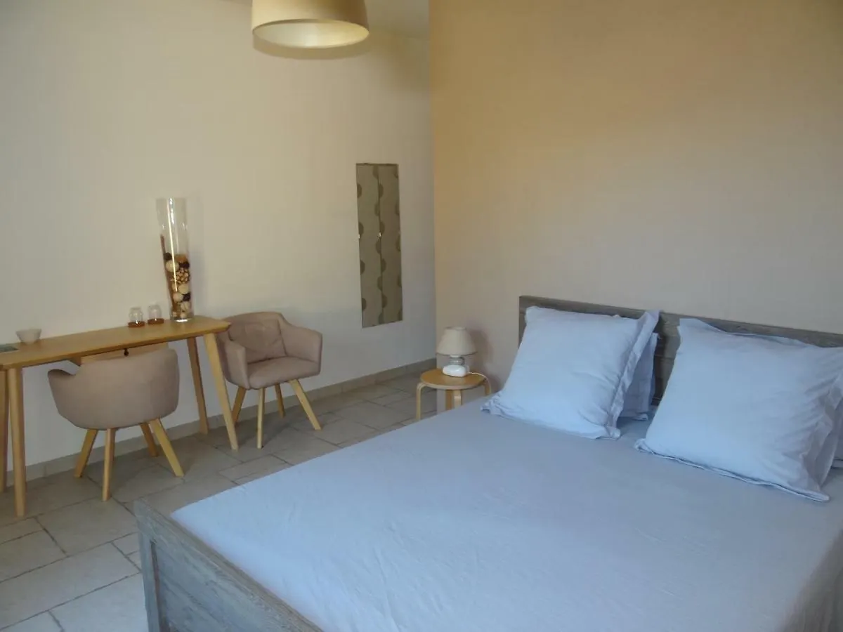 Campagne Ceres Bed & Breakfast Le Puy-Sainte-Reparade